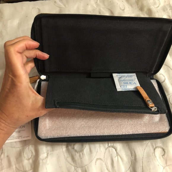 Qwstion Travel Wallet Washed Black - Picture 3 of 4